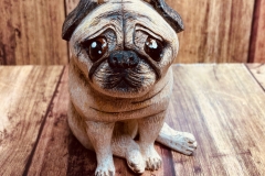 ペット供養像（パグちゃん）